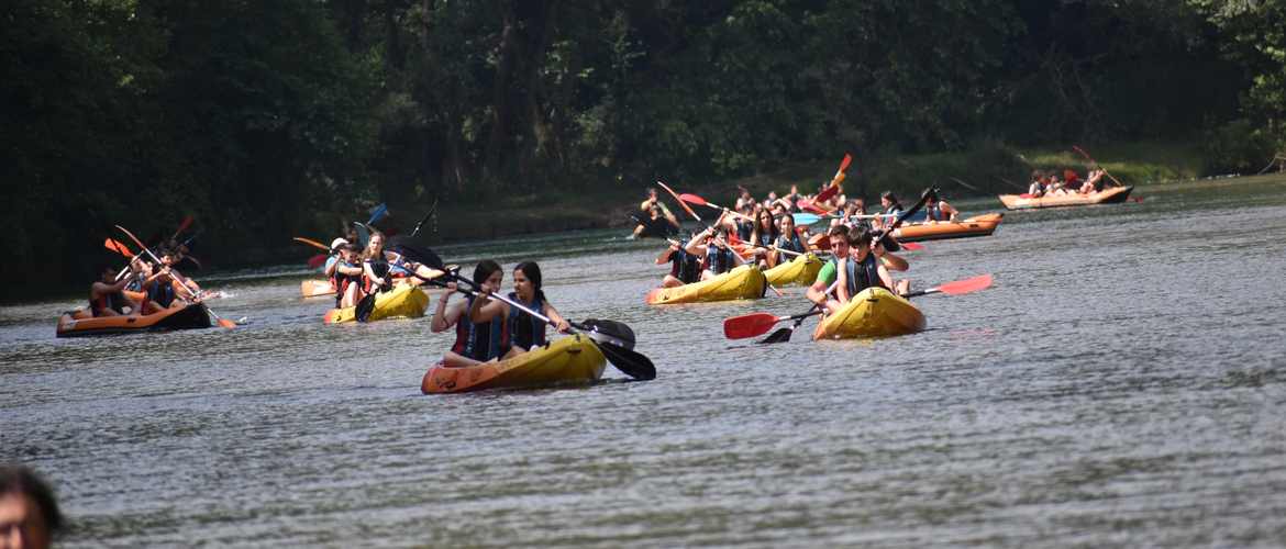 canoa kayak por el Deva